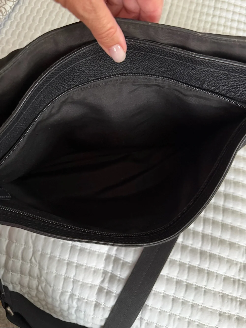 Coach Camden Black Pebbled Leather Messenger Bag with Adjustable Strap EUC